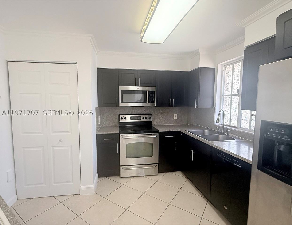 6155 Nw 186th St #308 - Photo 3 of 50