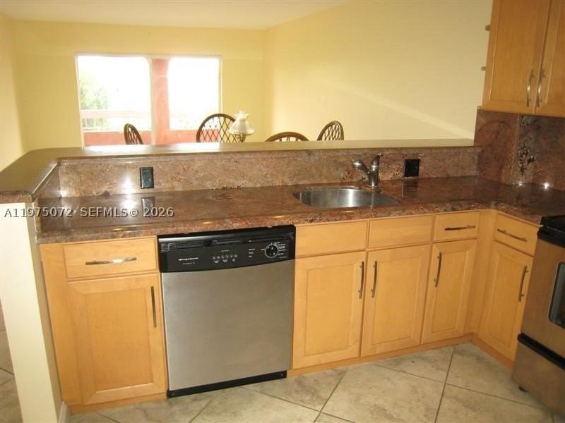 7722 Camino Real #E301 - Photo 3 of 20