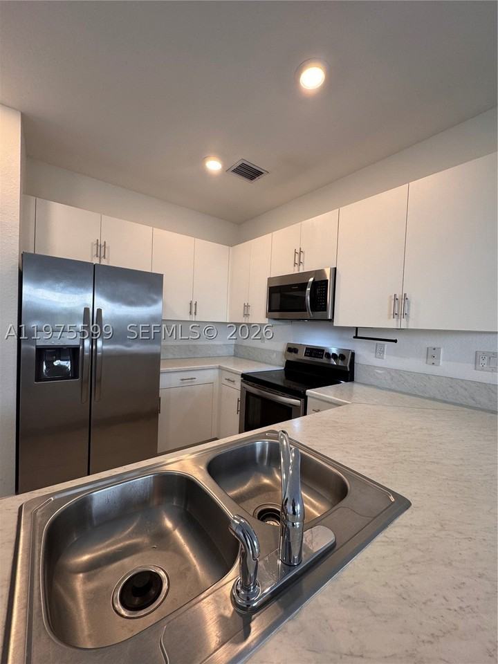 11813 Sw 246th Ter #11813 - Photo 6 of 13