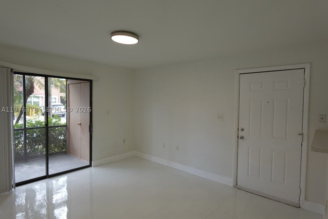 15560 Sw 104th Ter #613 - Photo 6 of 26