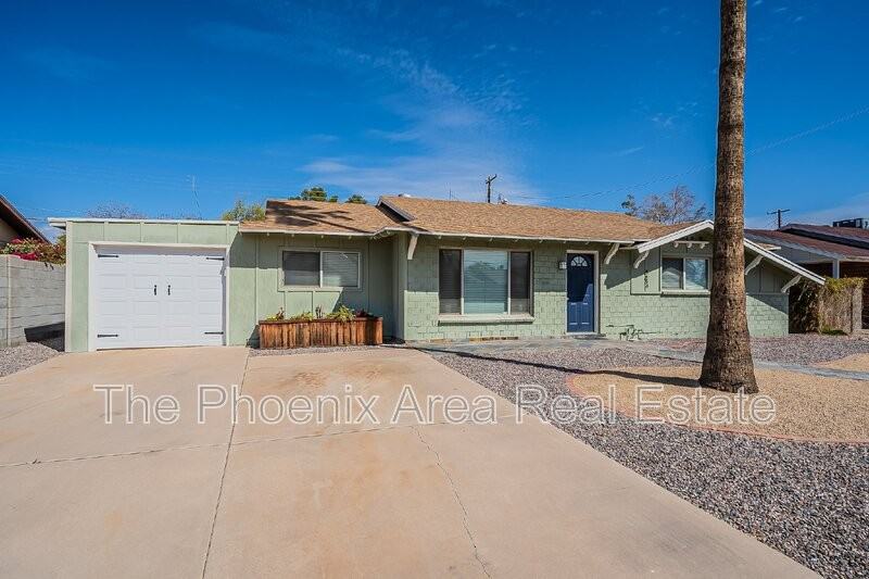 8654 E Windsor Ave - Photo 3 of 50