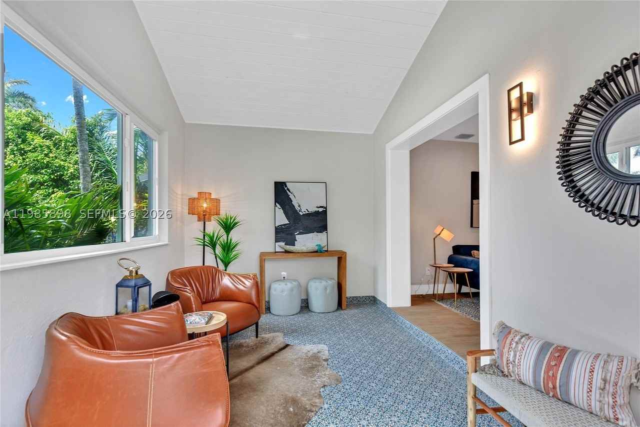 1045 Ne 84th St #0 - Photo 5 of 15
