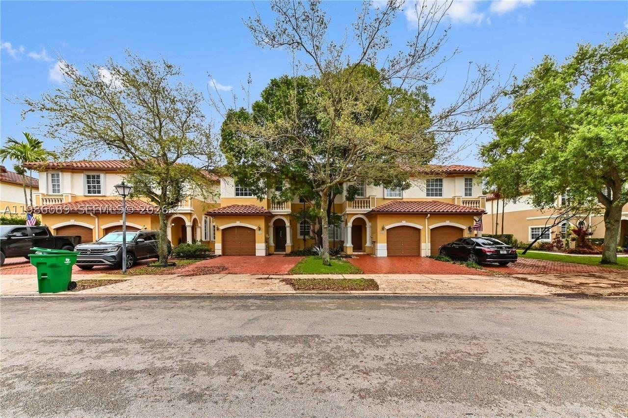 5043 Sw 140th Ter - Photo 2 of 34