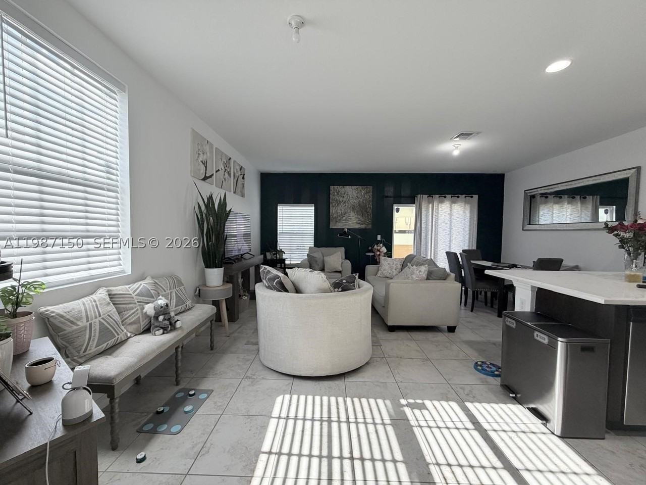 4002 Nw 11th Dr - Photo 3 of 29