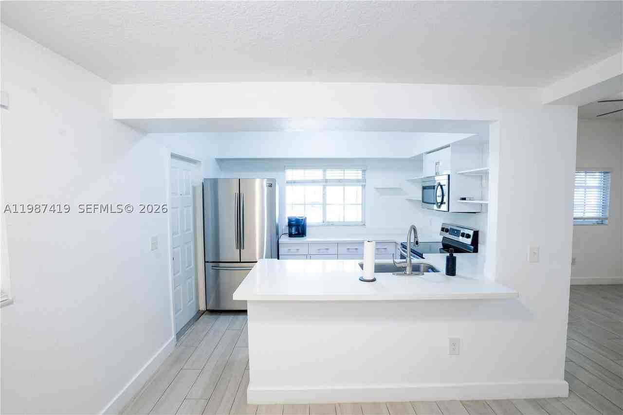 350 Nw 19th Ter #59 - Photo 5 of 14