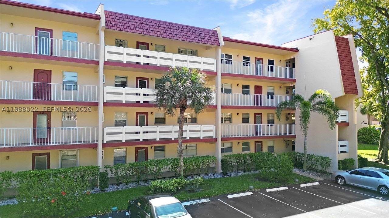 1030 Country Club Dr #309