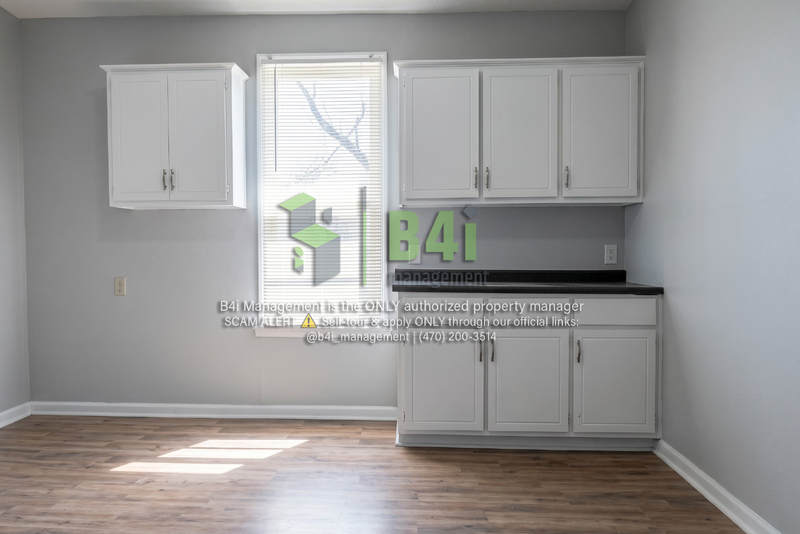 560 Radcliff Ave - Photo 6 of 18