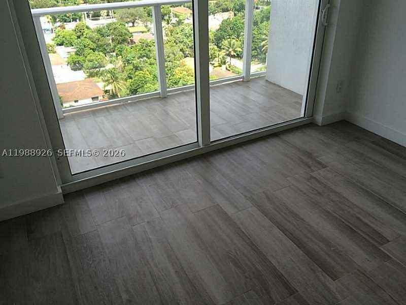 4250 Biscayne Blvd #1414 - Photo 6 of 35