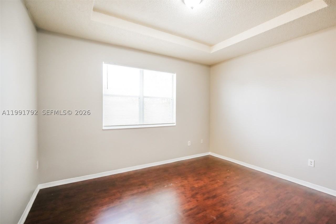 2281 Ne 42nd Cir - Photo 7 of 18