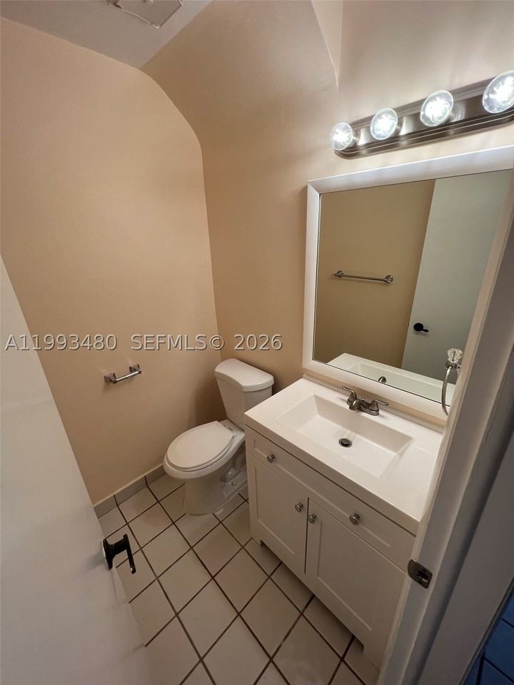 2605 Nw 47th Ter #103 - Photo 4 of 18