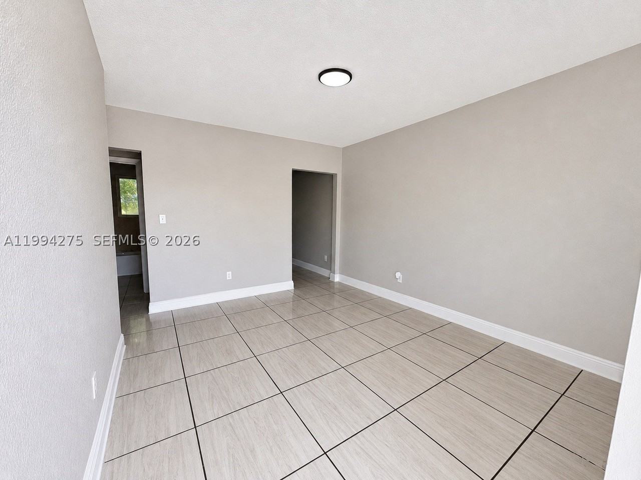 1940 Washington Ave #15 - Photo 3 of 19