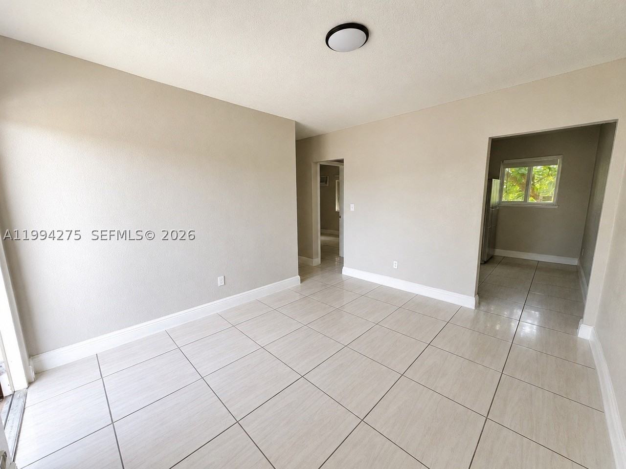 1940 Washington Ave #15 - Photo 6 of 19