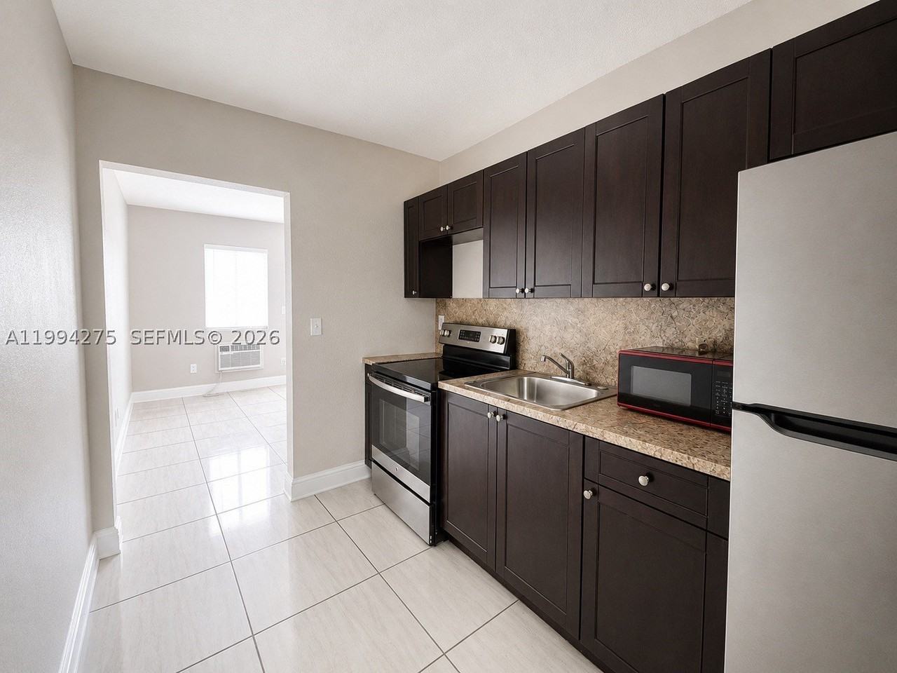 1940 Washington Ave #15 - Photo 7 of 19