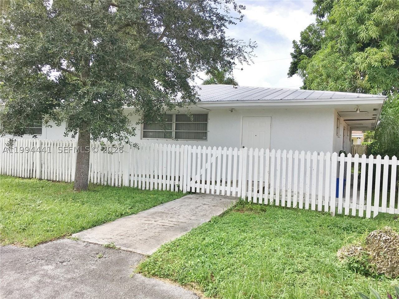 5831 Sw 62nd St #WEST - Photo 3 of 16