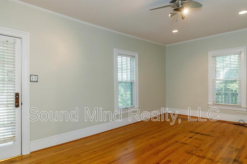 1514 Fairview Rd - Photo 6 of 30