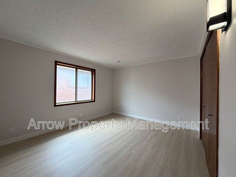 3341 Holdrege St #10 - Photo 7 of 10
