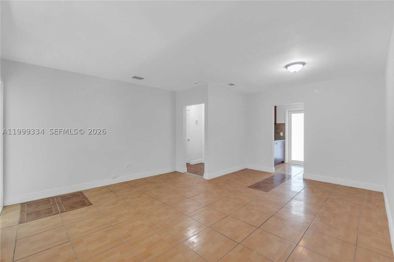 1730 Nw 55th Ter #1730 - Photo 3 of 36