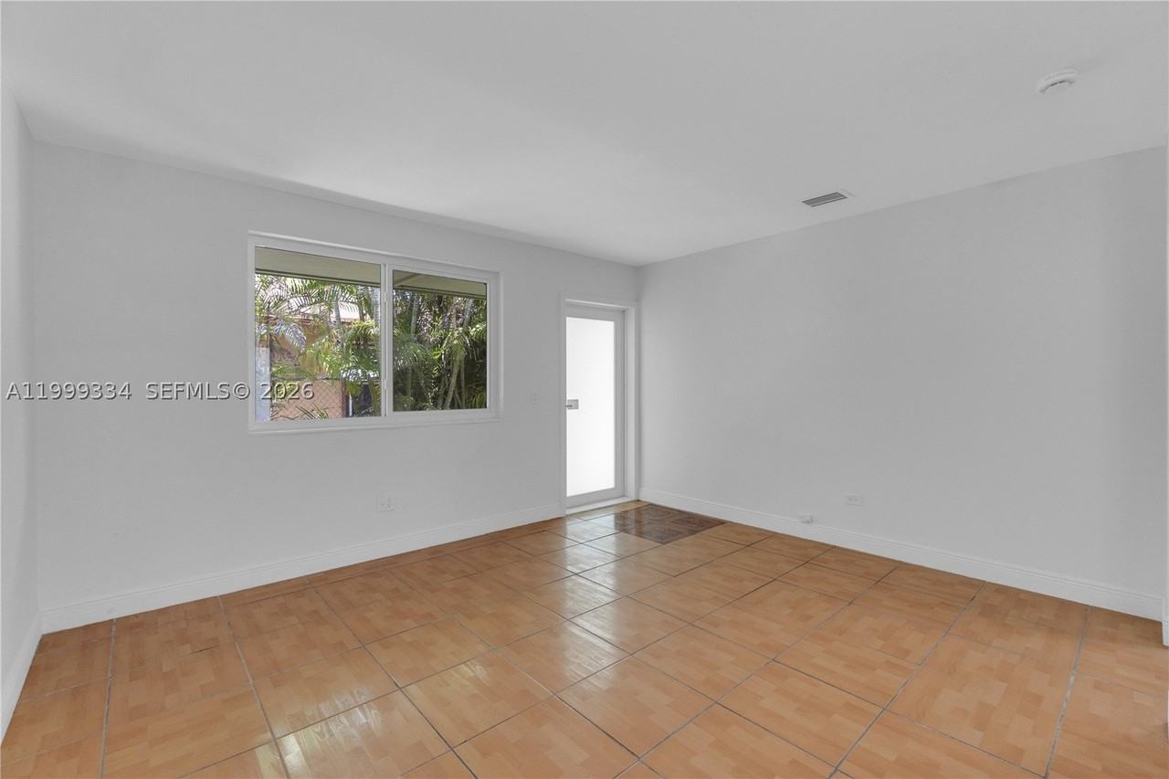 1730 Nw 55th Ter #1730 - Photo 4 of 36