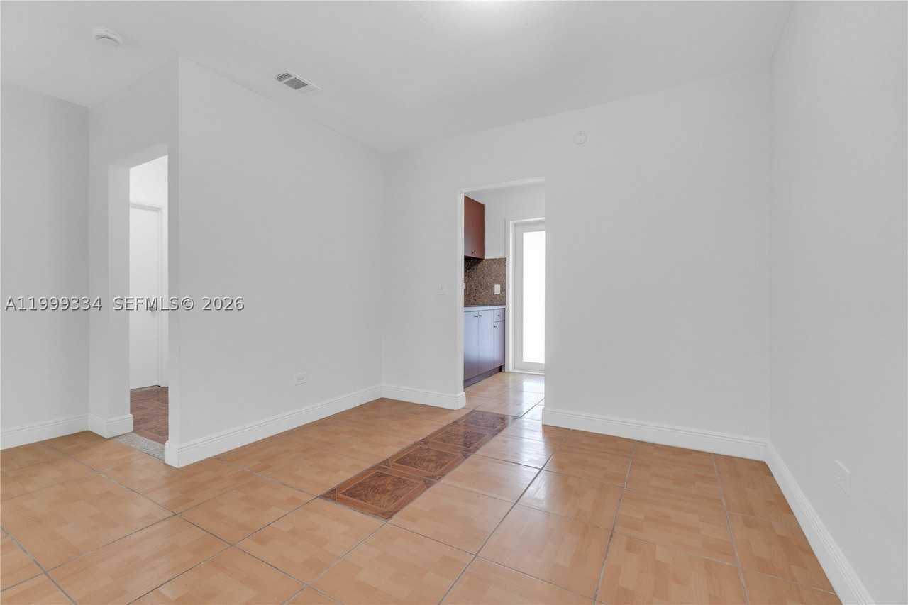 1730 Nw 55th Ter #1730 - Photo 5 of 36