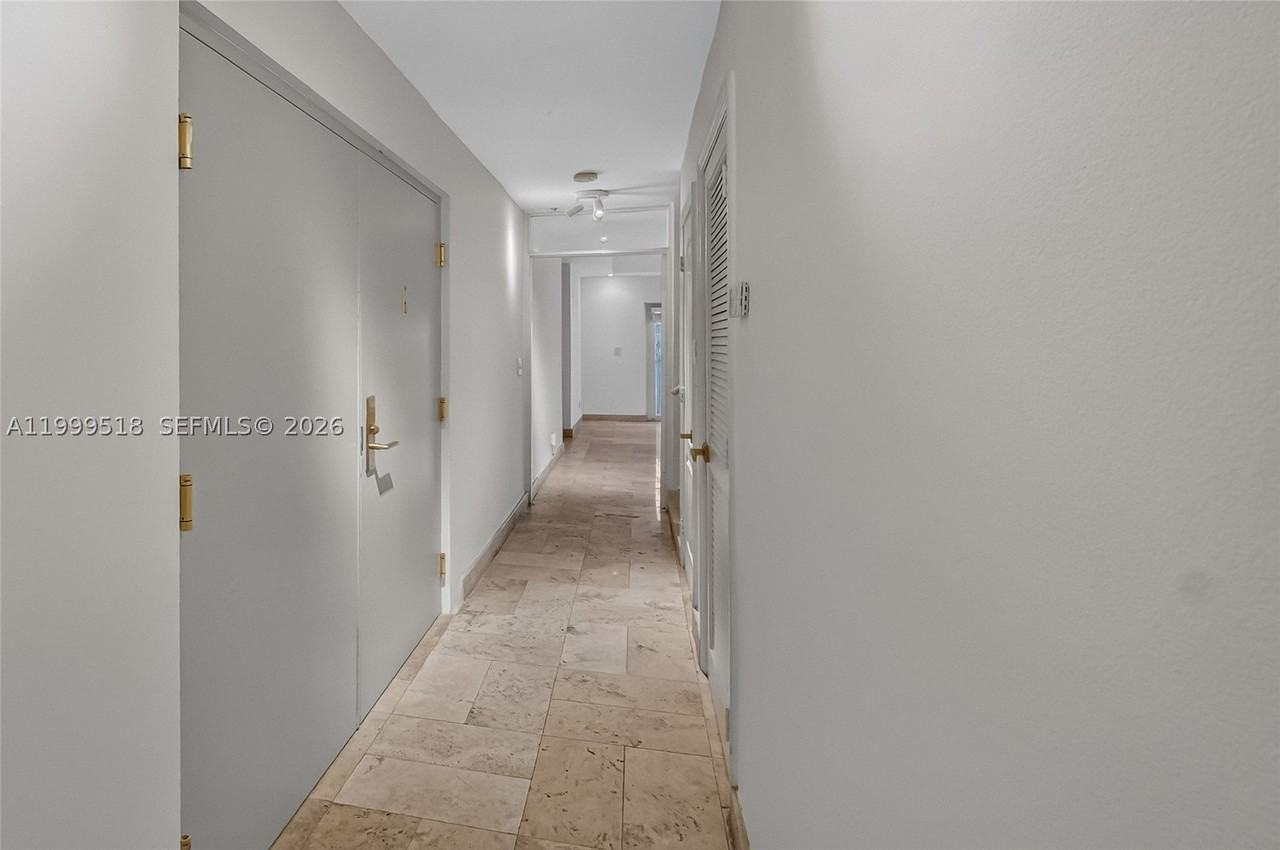 1413 20th St #209 - Photo 5 of 45