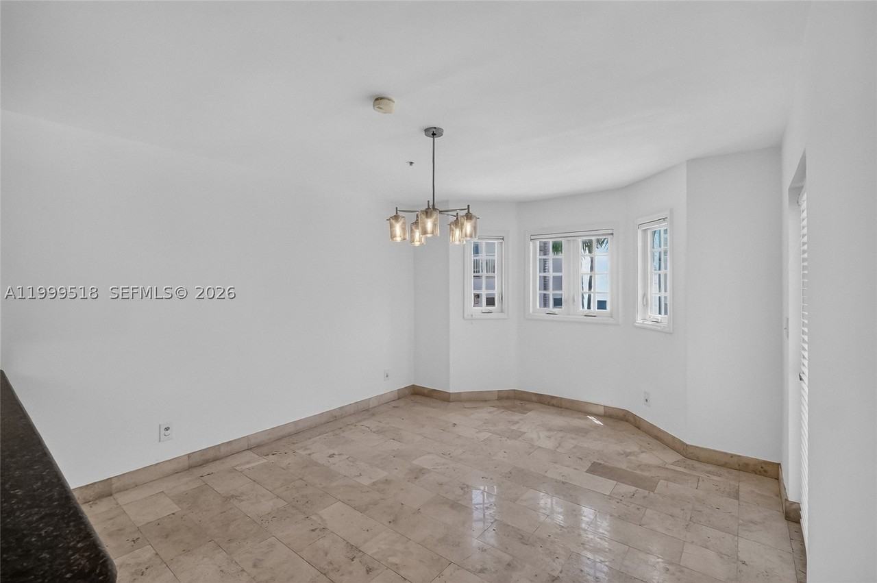 1413 20th St #209 - Photo 6 of 45