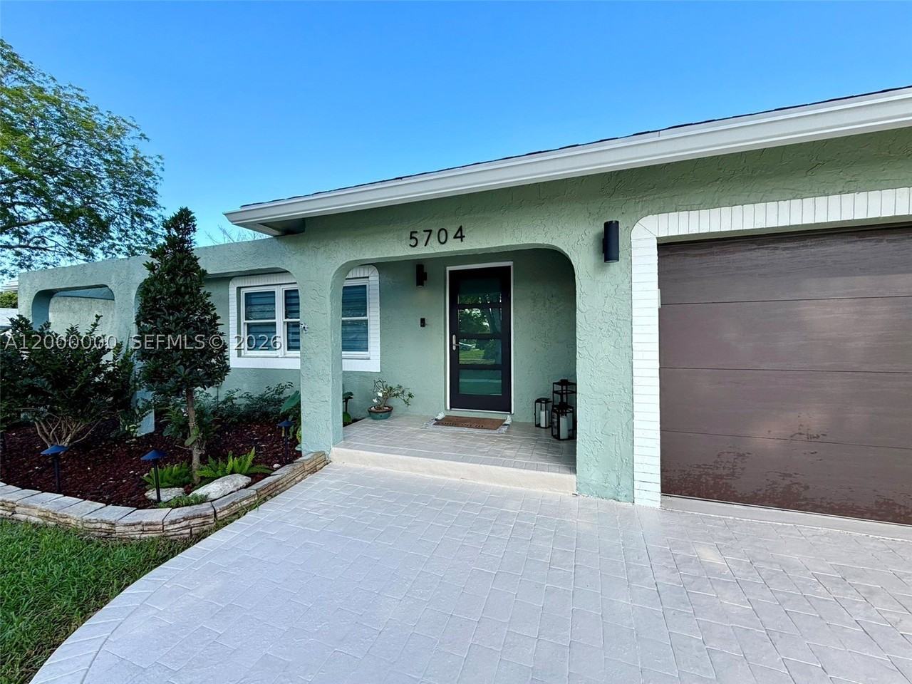 5704 Sw 116th Ave - Photo 4 of 49