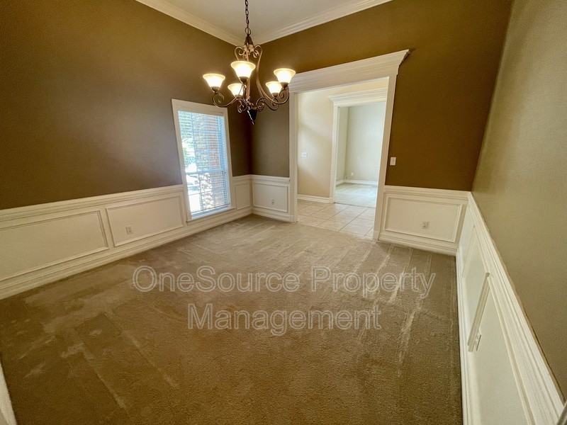 979 Watersview Dr - Photo 6 of 32
