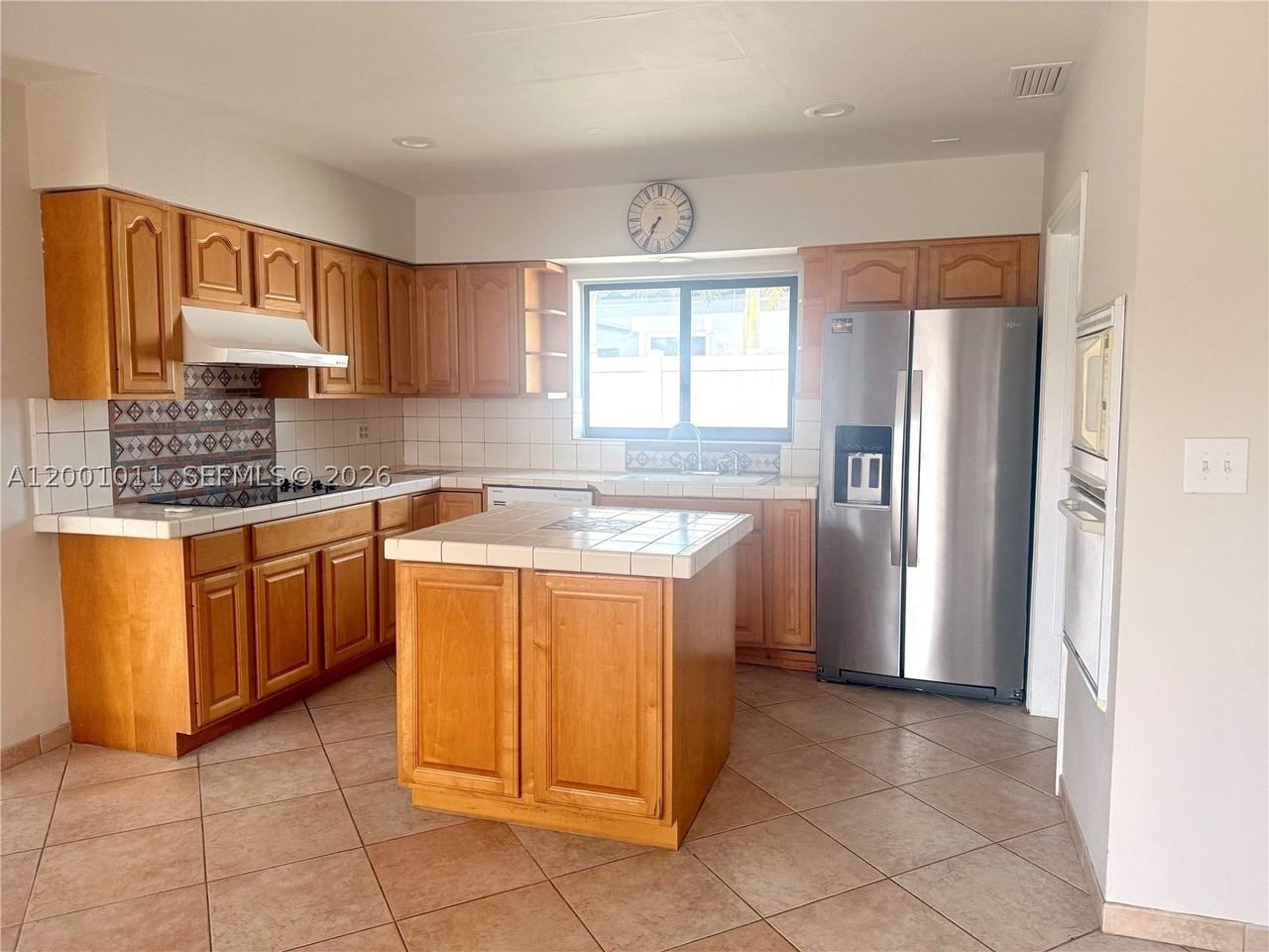 2730 Ne 7th St - Photo 4 of 10