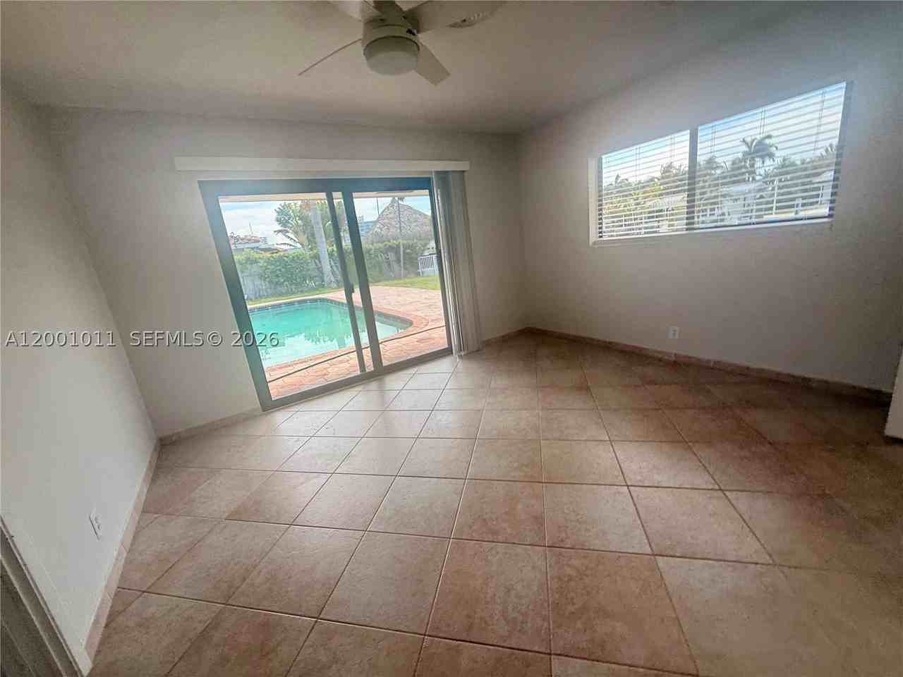 2730 Ne 7th St - Photo 5 of 10