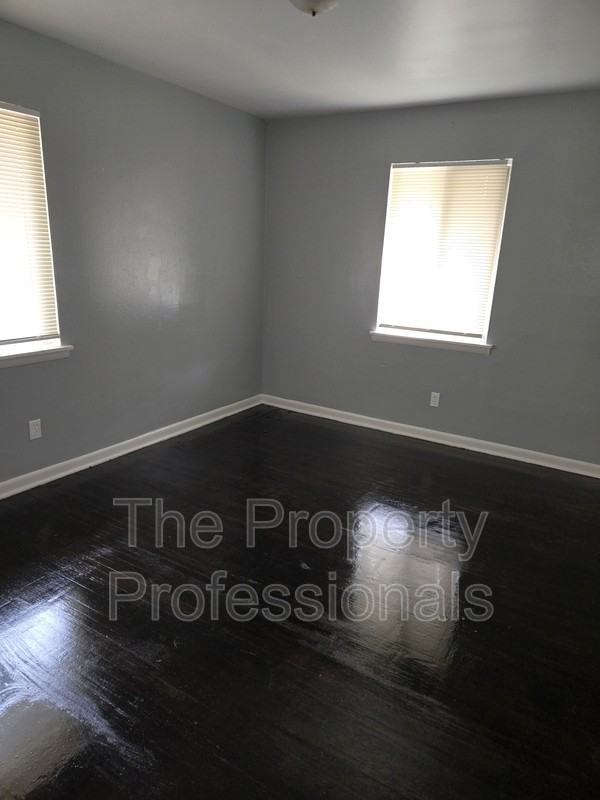 7750 Rugby Ave #D - Photo 4 of 9