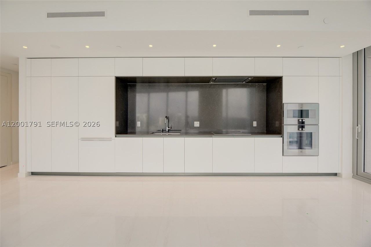 300 Biscayne Boulevard Way #4708W - Photo 5 of 30