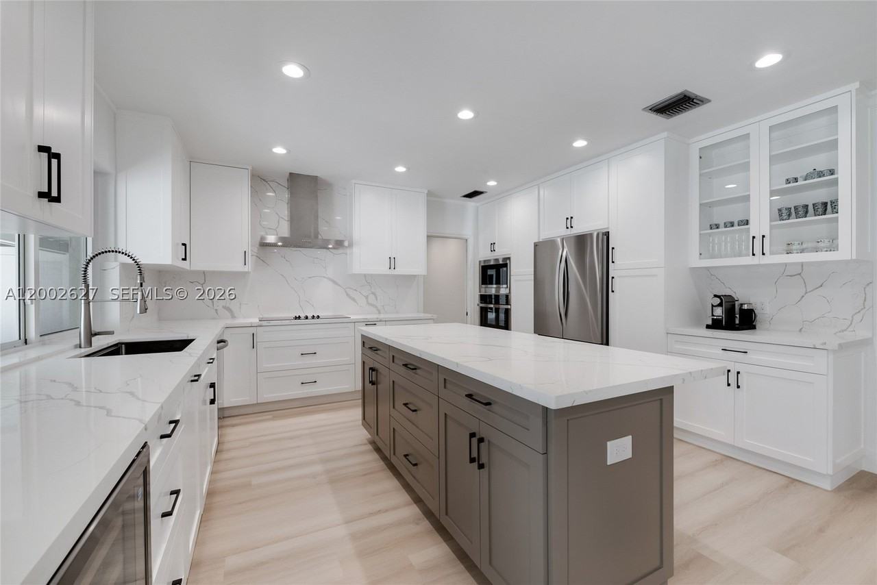 11401 Sw 67th Ave - Photo 4 of 22