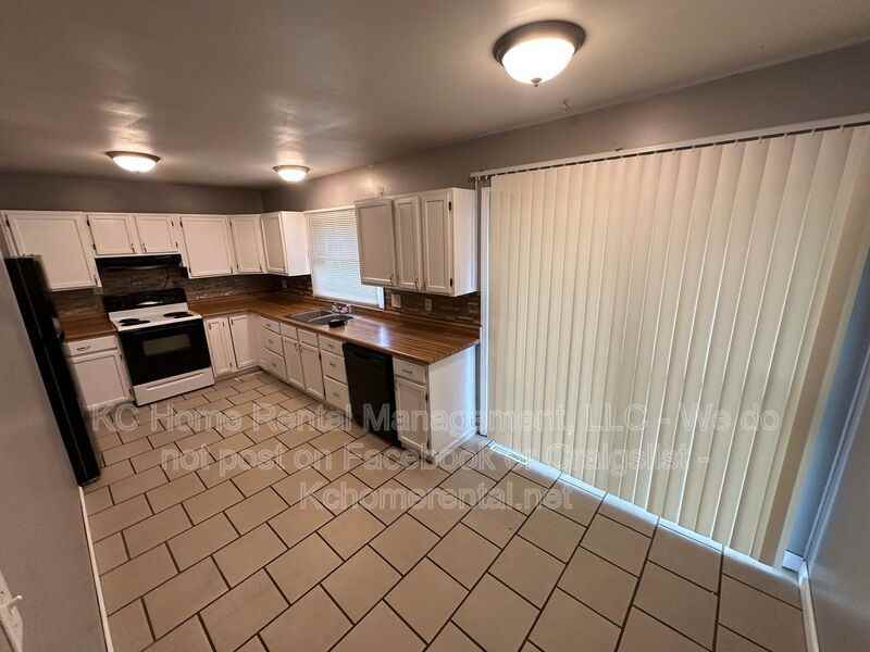 9019 Sycamore Way - Photo 3 of 25
