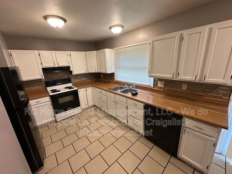 9019 Sycamore Way - Photo 4 of 25