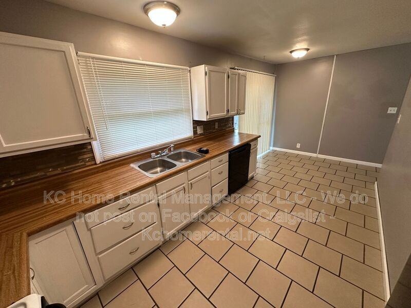 9019 Sycamore Way - Photo 5 of 25