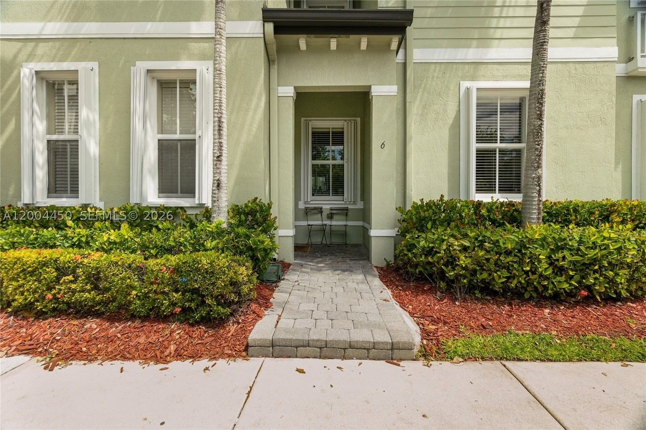 3065 Se 1st Dr #6