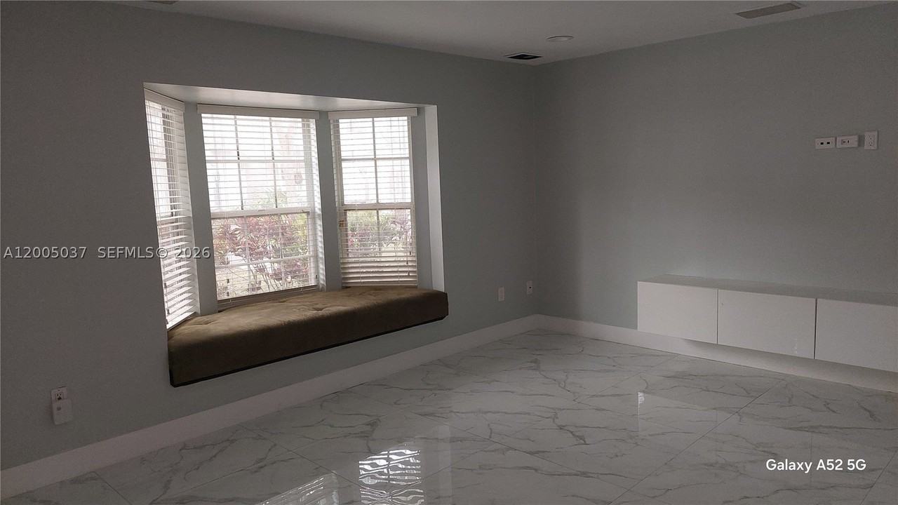 14631 Sw 122nd Pl #14631 - Photo 5 of 12