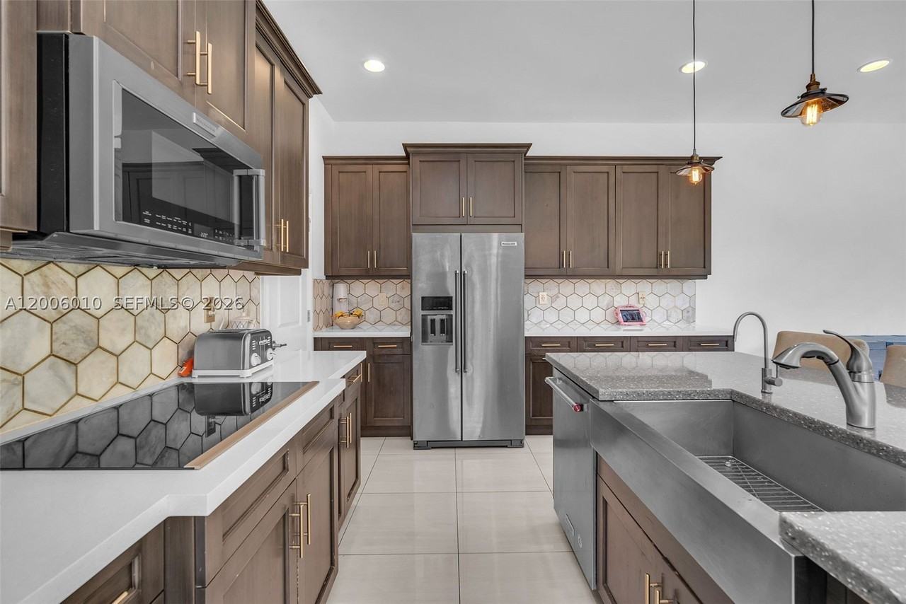 865 Sw 113th Ln - Photo 5 of 42