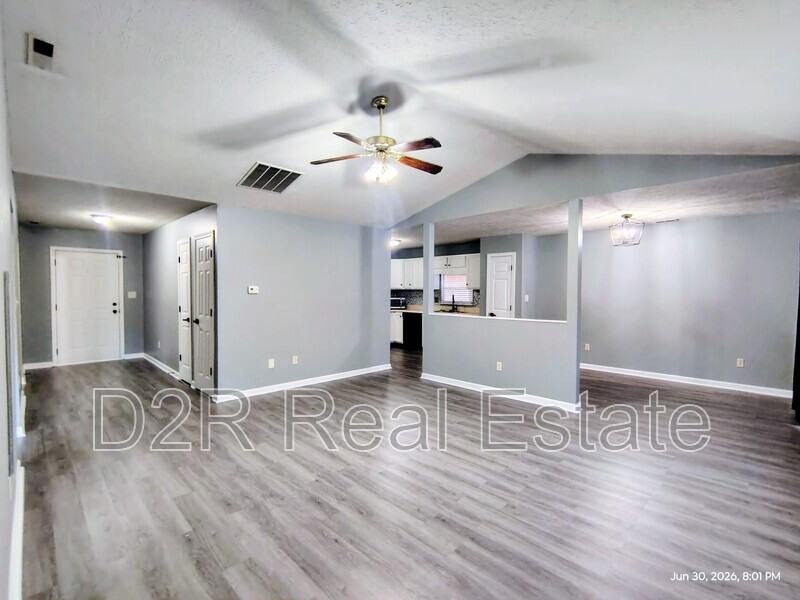 1095 Taurus Ln - Photo 4 of 14