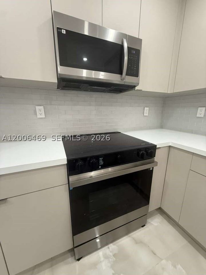 9307 Sw 138th Pl #9307 - Photo 3 of 15