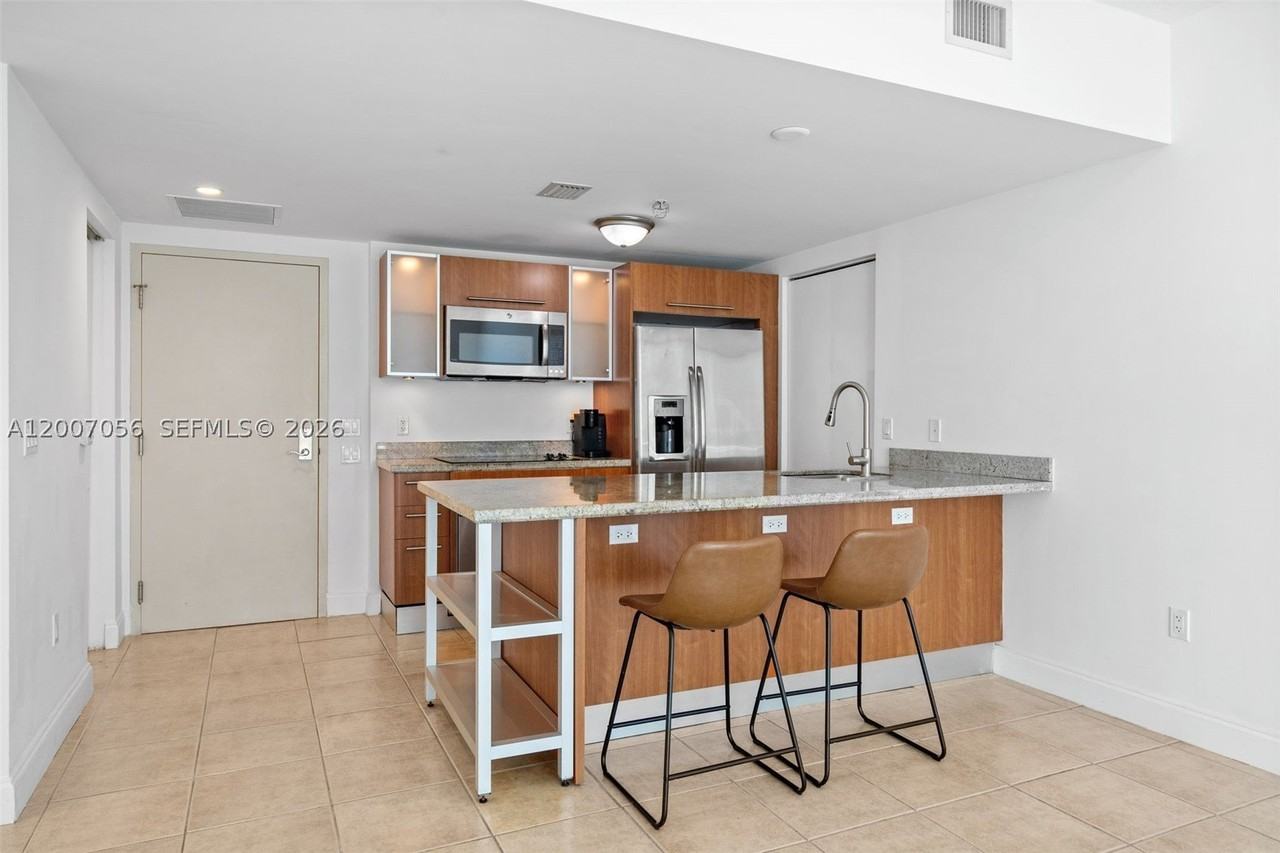 185 Sw 7th St #1710 - Photo 5 of 12