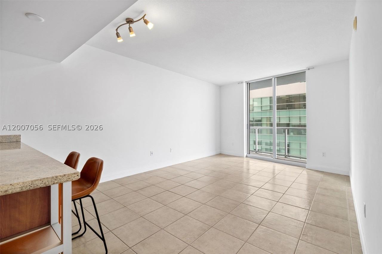 185 Sw 7th St #1710 - Photo 6 of 12
