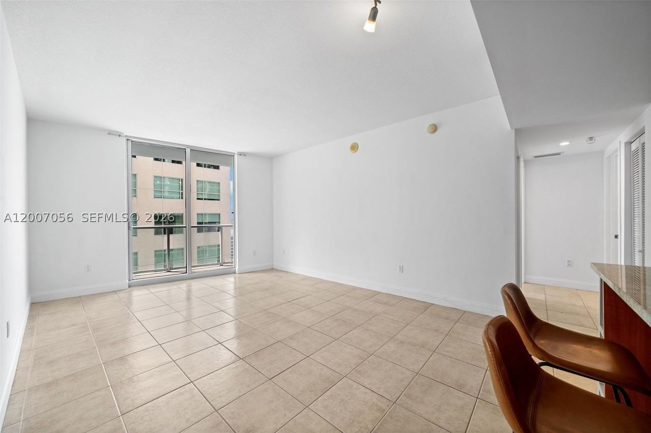 185 Sw 7th St #1710 - Photo 7 of 12