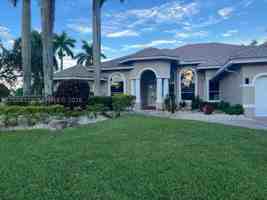 featured image of 2534 Poinciana Dr