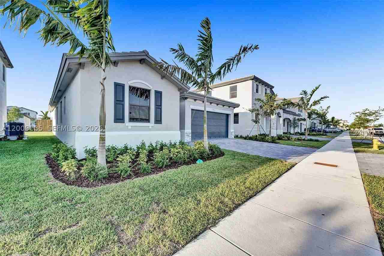 13417 Sw 285th St #13417 - Photo 2 of 50