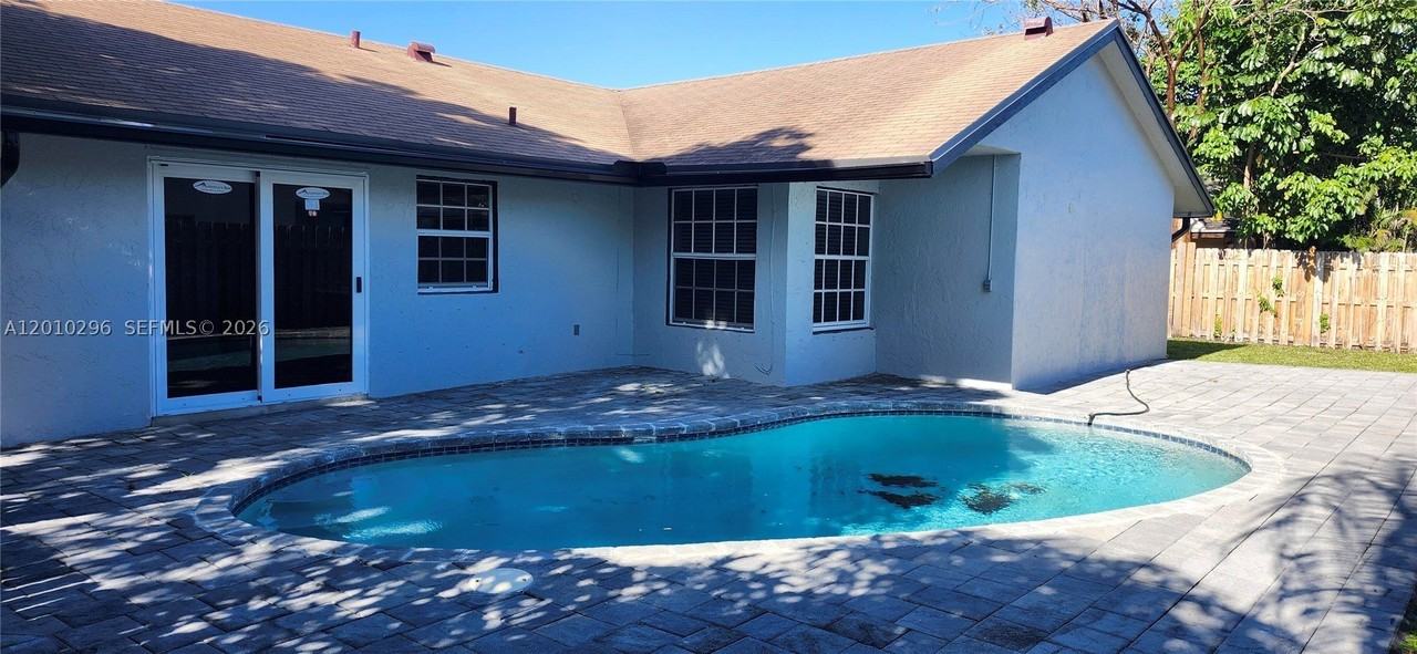 8120 Sw 4th Ct - Photo 6 of 23