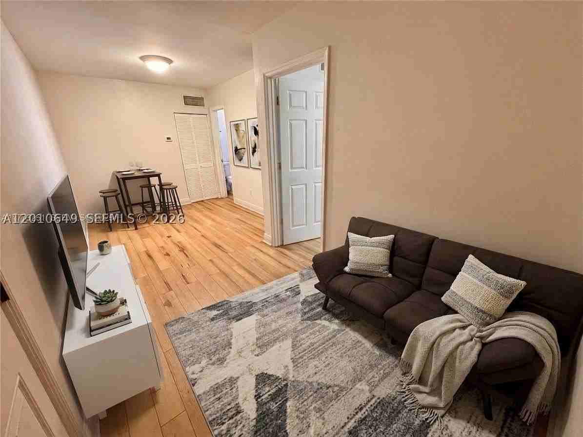 1526 Pennsylvania Ave #17 - Photo 3 of 8