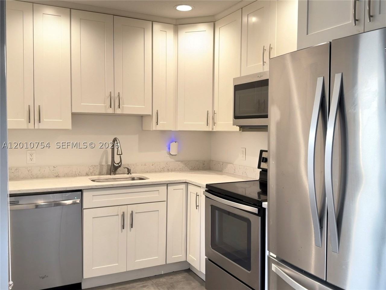 1533 Gabriel St - Photo 6 of 21