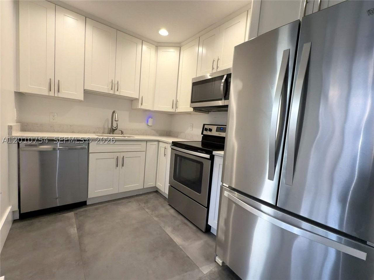 1533 Gabriel St - Photo 7 of 21