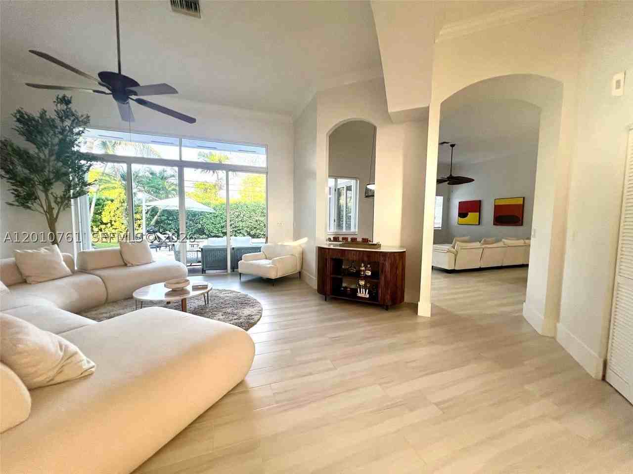 13651 Sw 84th Ct - Photo 3 of 16